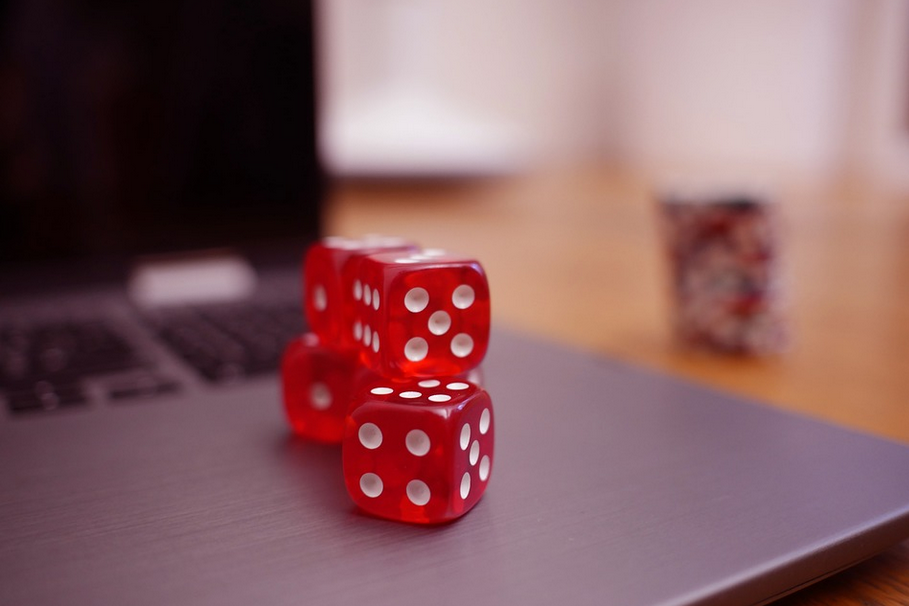 red dices